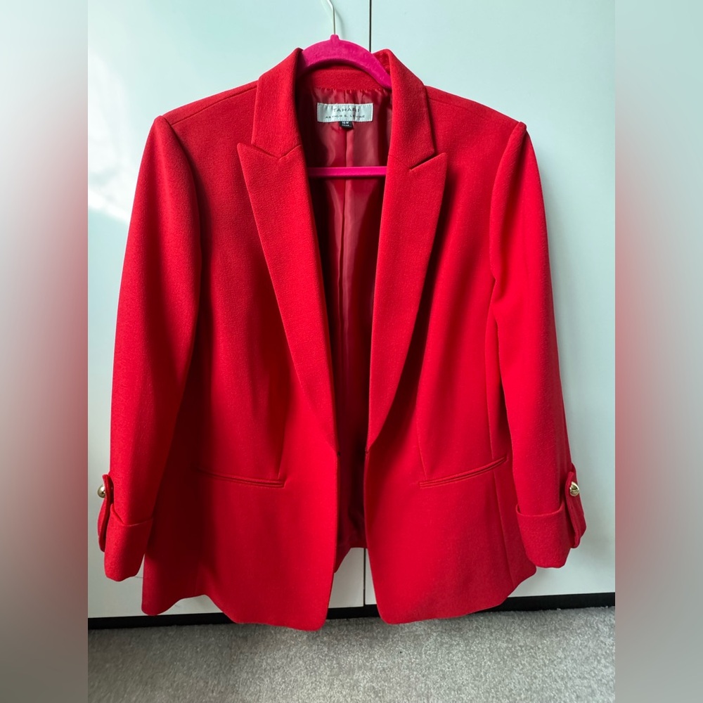 Tahari Women's Red Blazer. NWOT. Size 16 W Petite fit.
